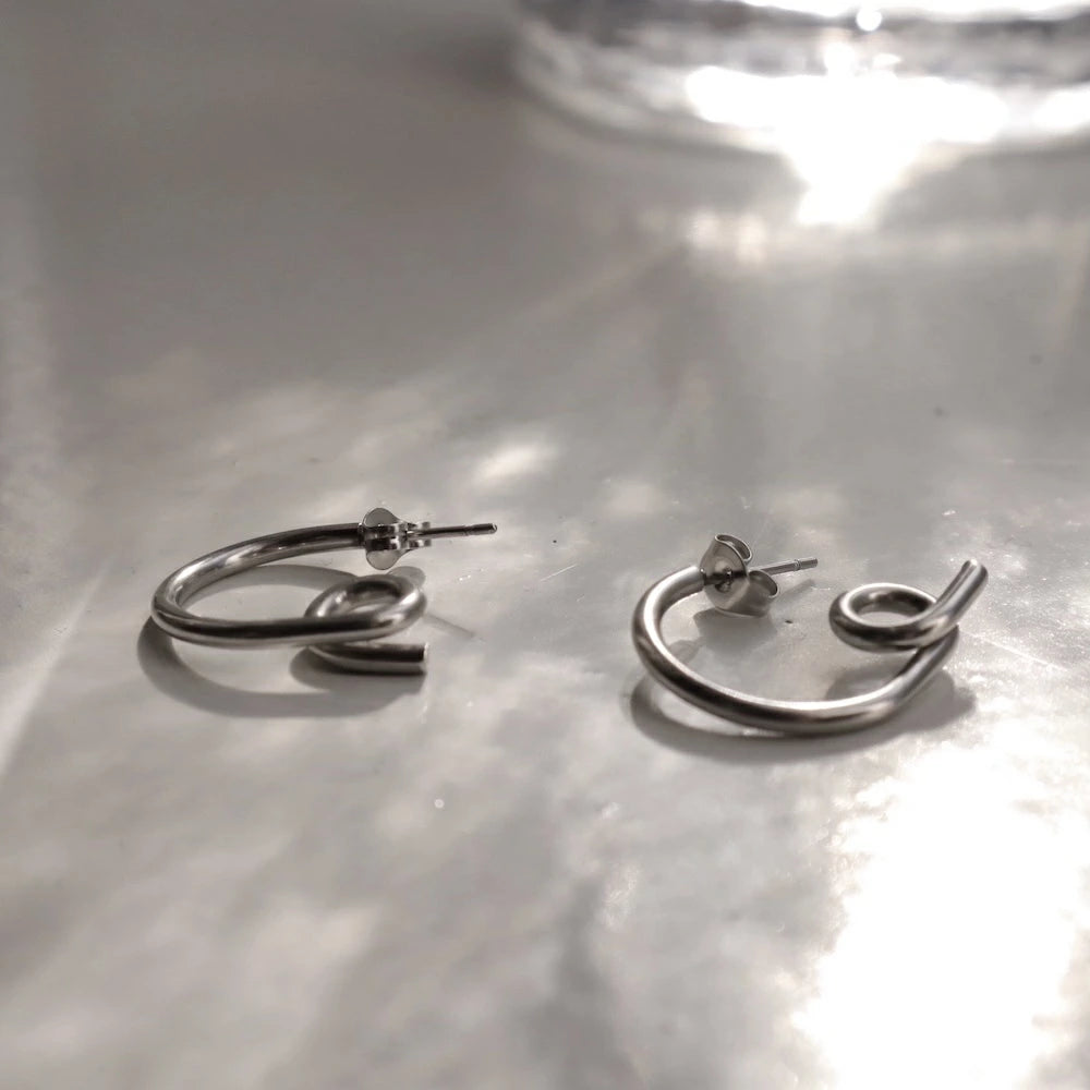 P138 stainless twist simple pierce