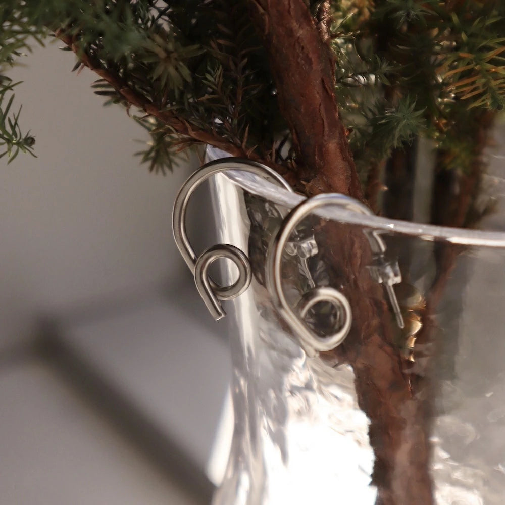 P138 stainless twist simple pierce