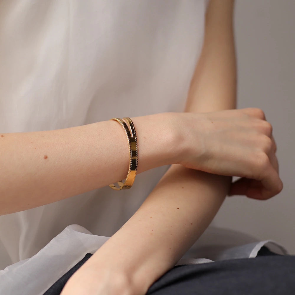 N220 stainless vintage like bangle