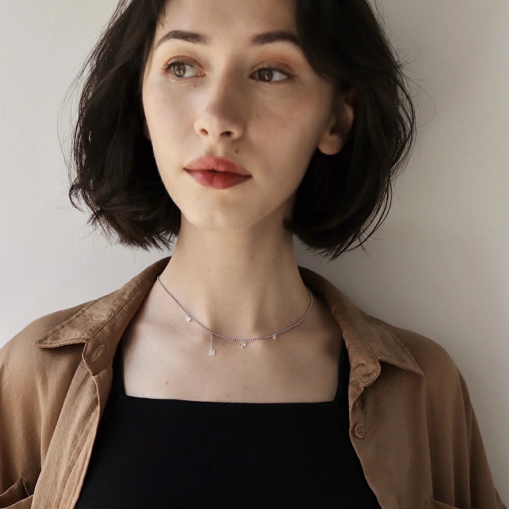 N222 stainless zirconia line necklace