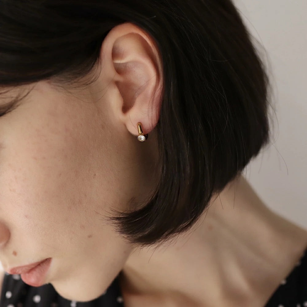 P419 stainless one stone hoop pierce