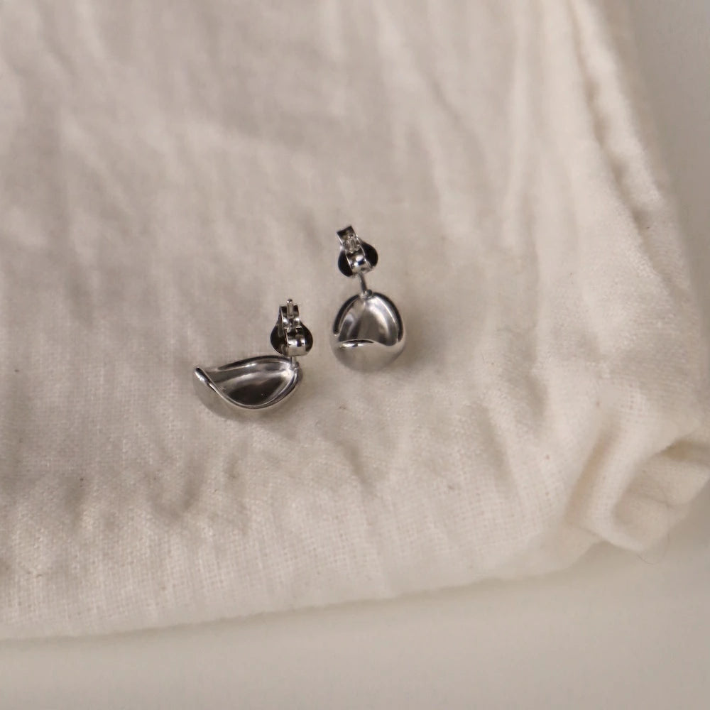P423 stainless simple beans drop pierce
