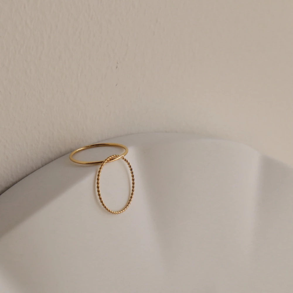 R076 stainless layered twist ring