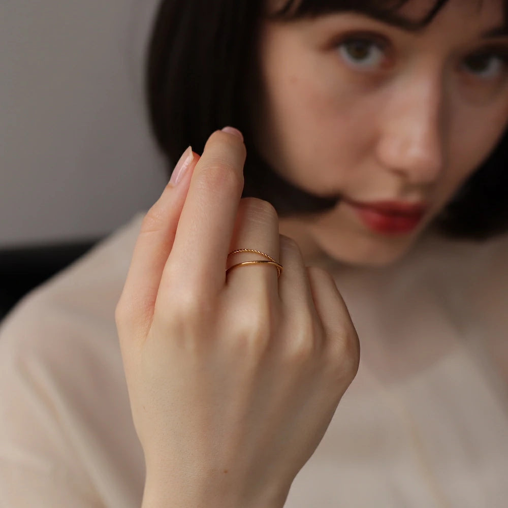 R076 stainless layered twist ring