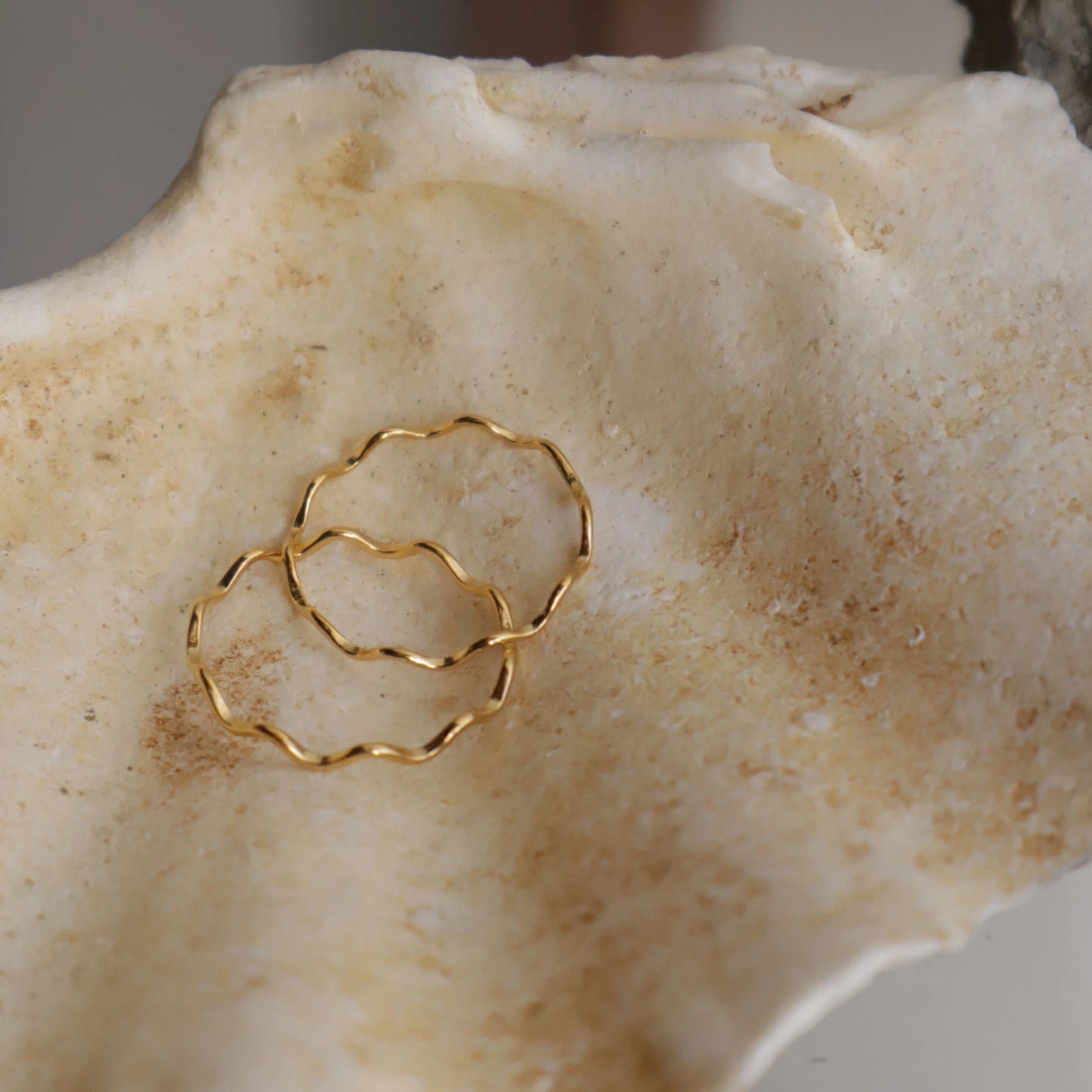 R077 stainless delicate wave ring