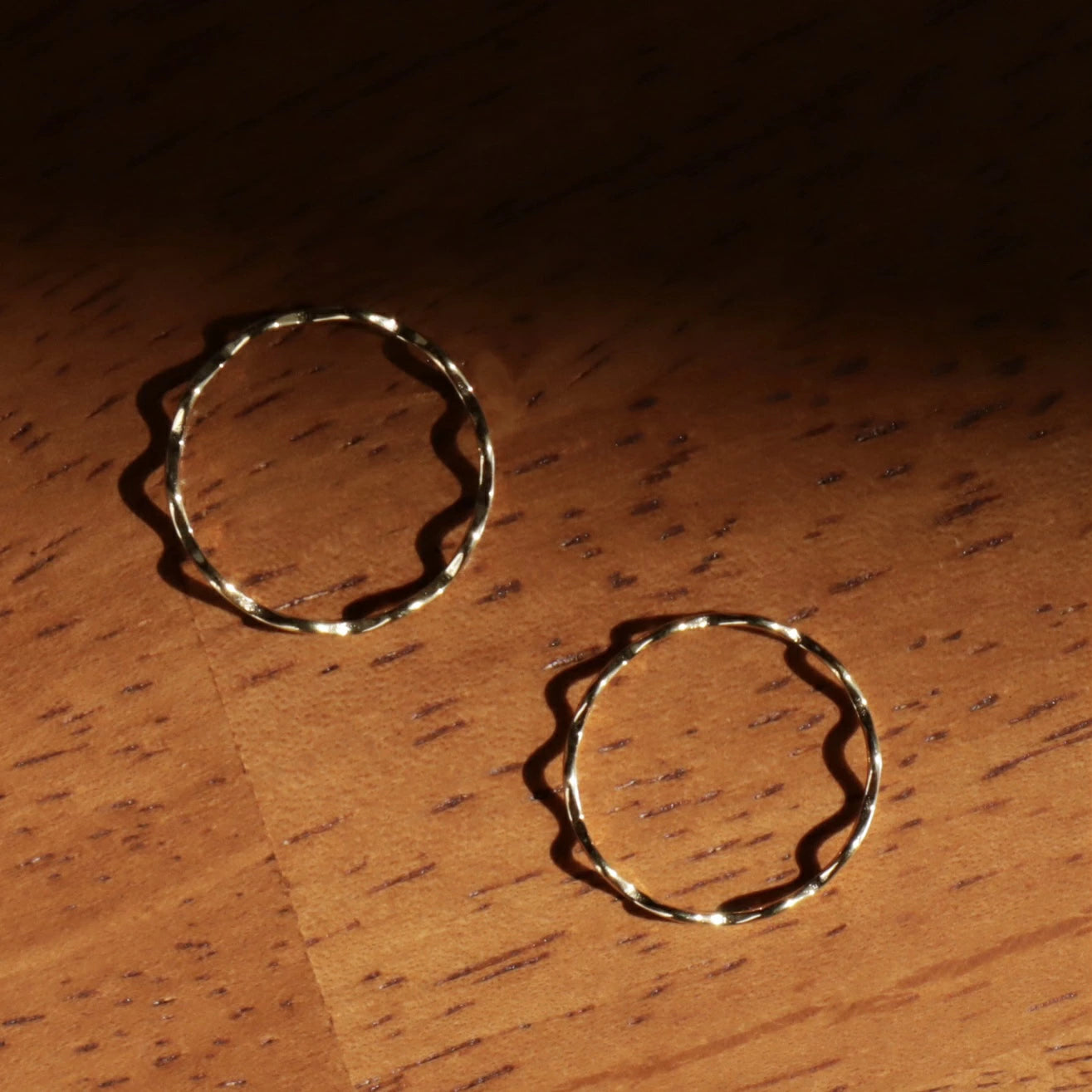 R077 stainless delicate wave ring
