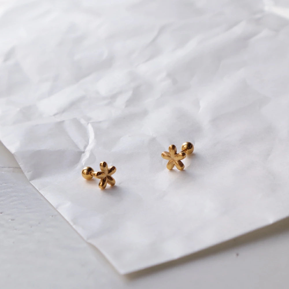 P425 stainless flower screw catch pierce