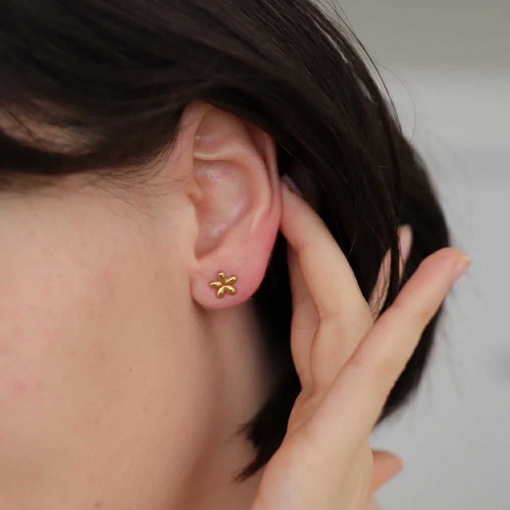 P425 stainless flower screw catch pierce