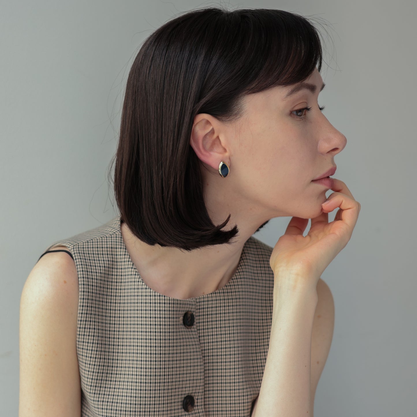 P196 almond shaped pierce