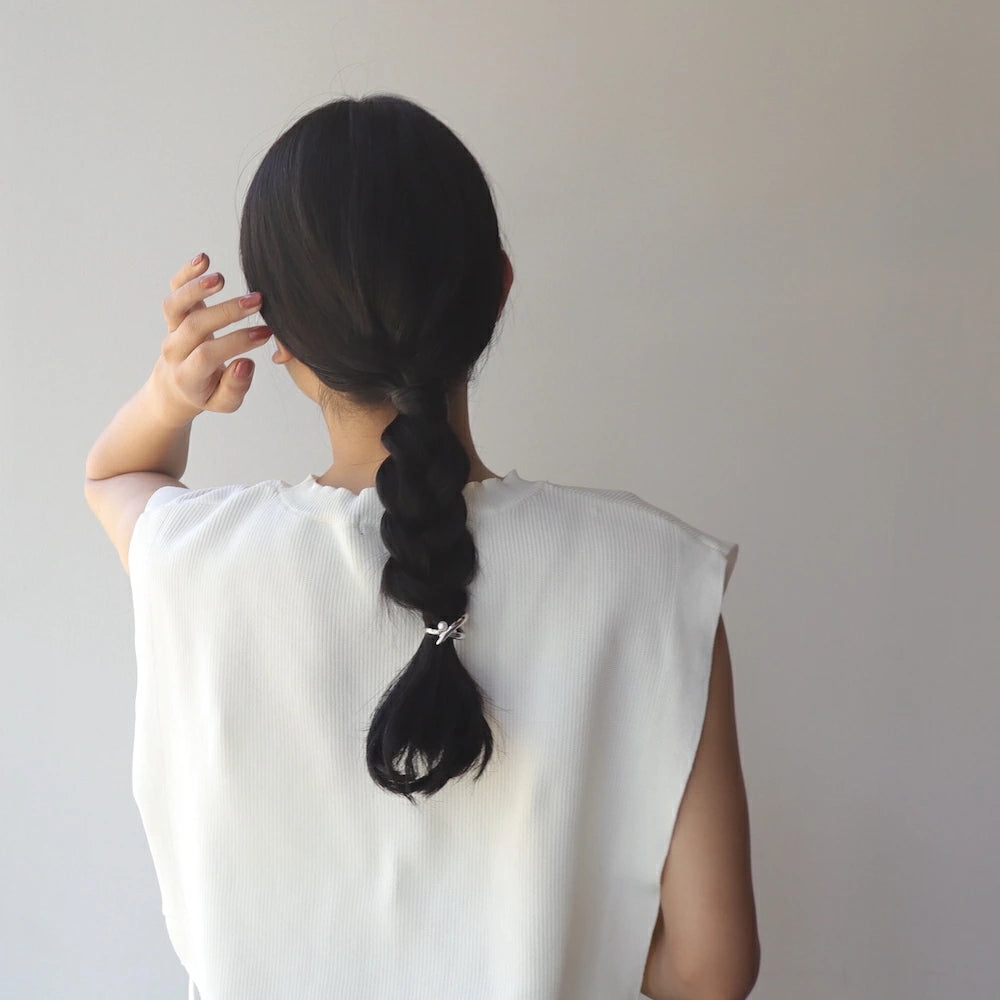 H002 cross nuance pearl pony hook