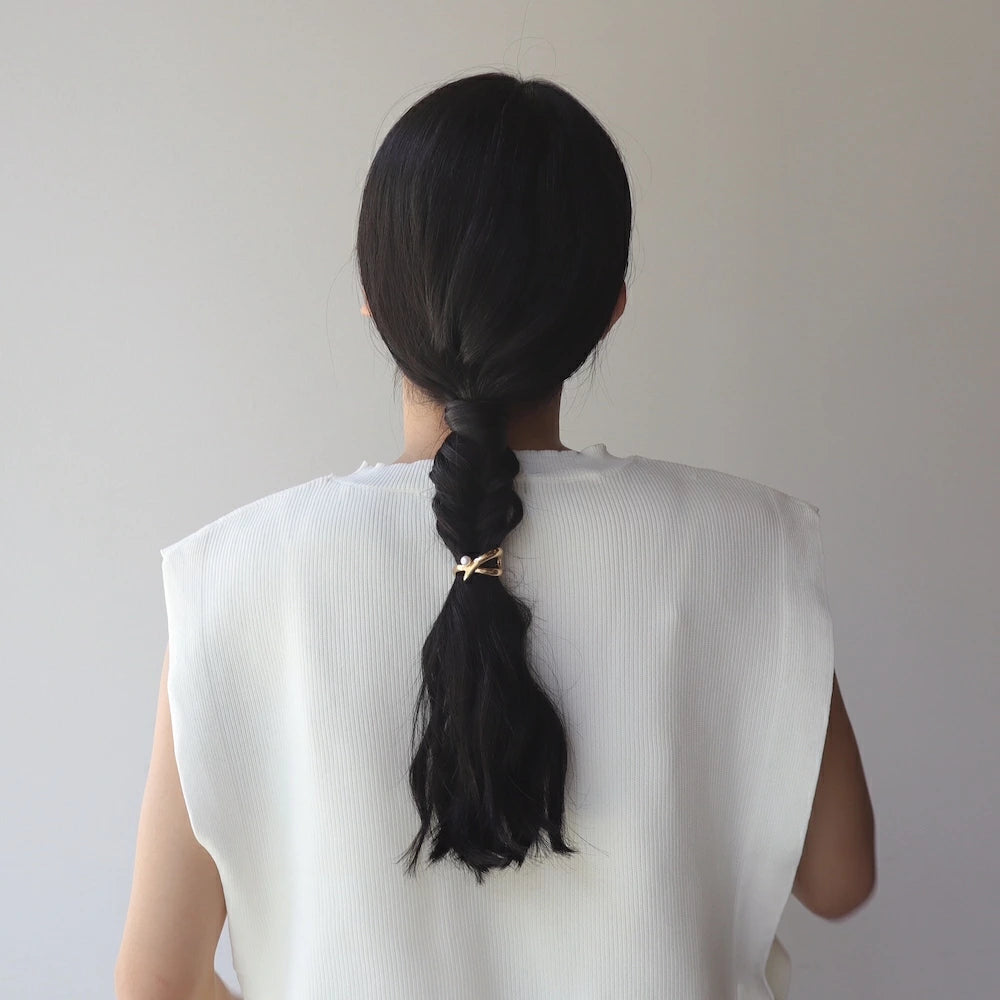 H002 cross nuance pearl pony hook