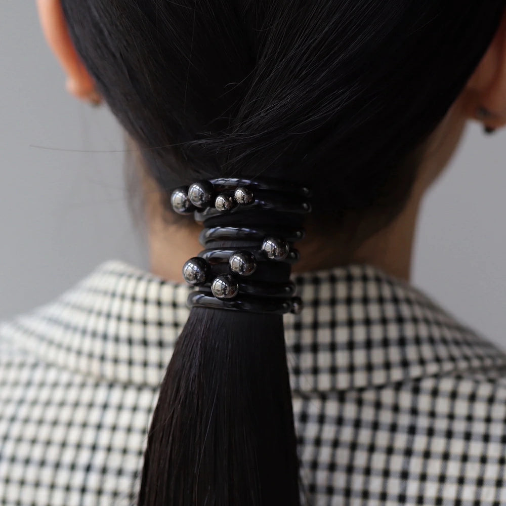 H005 random pearl coil up pony