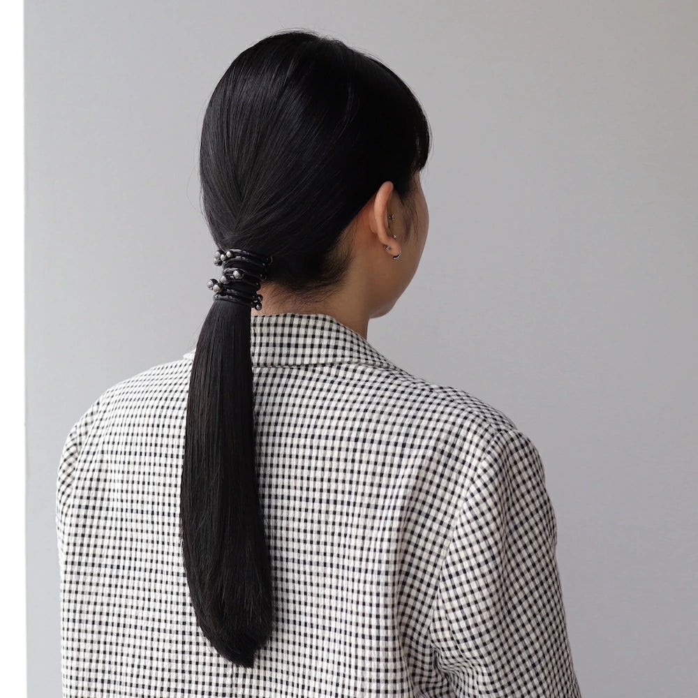 H005 random pearl coil up pony