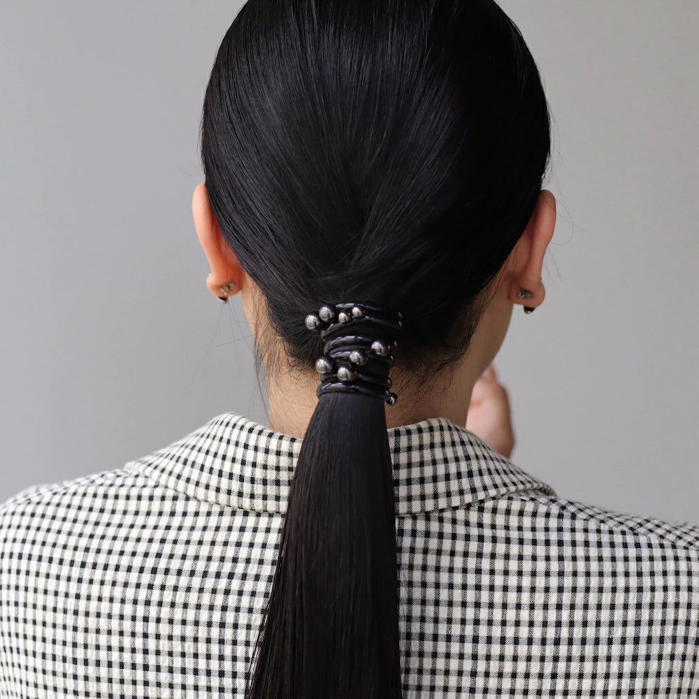 H005 random pearl coil up pony
