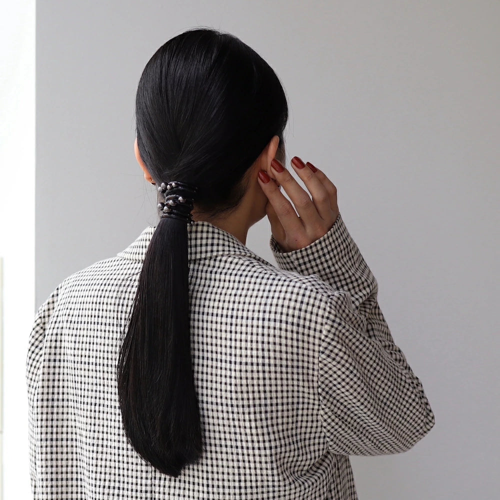H005 random pearl coil up pony