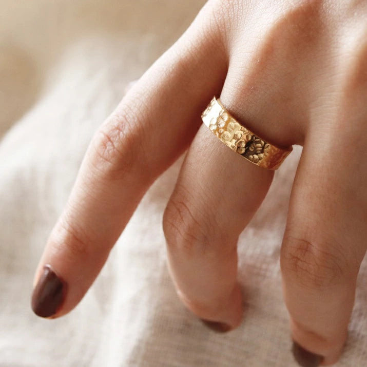 R040 stainless hammered ring