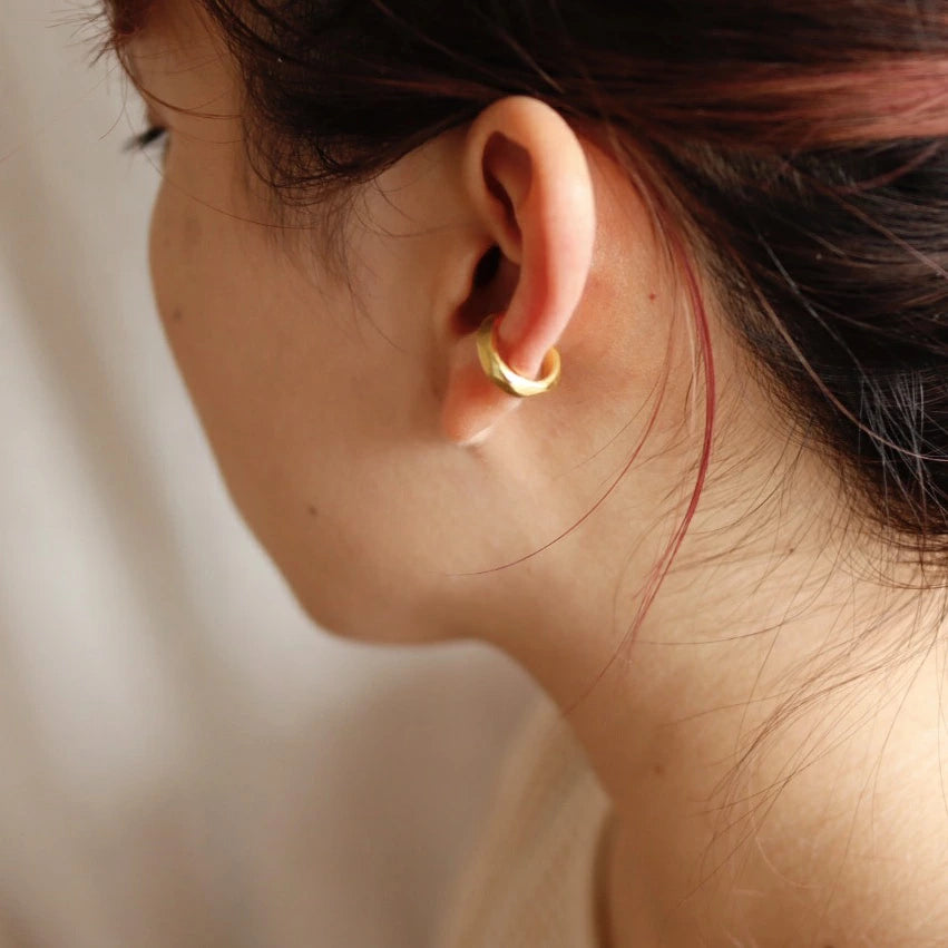 C037 silver925 matte earcuff