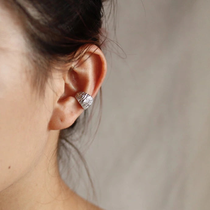 C017 silver925 bark earcuff