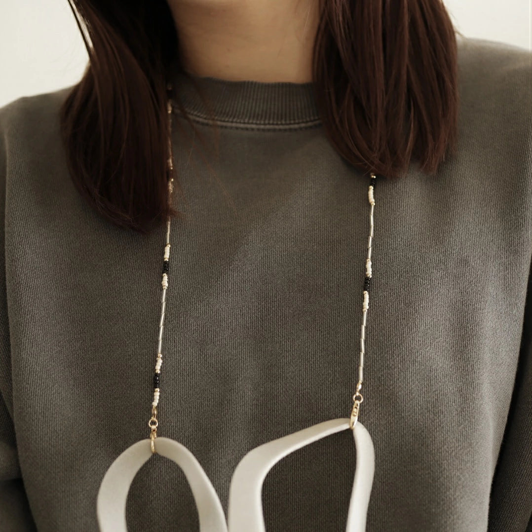 N047 bees mask chain