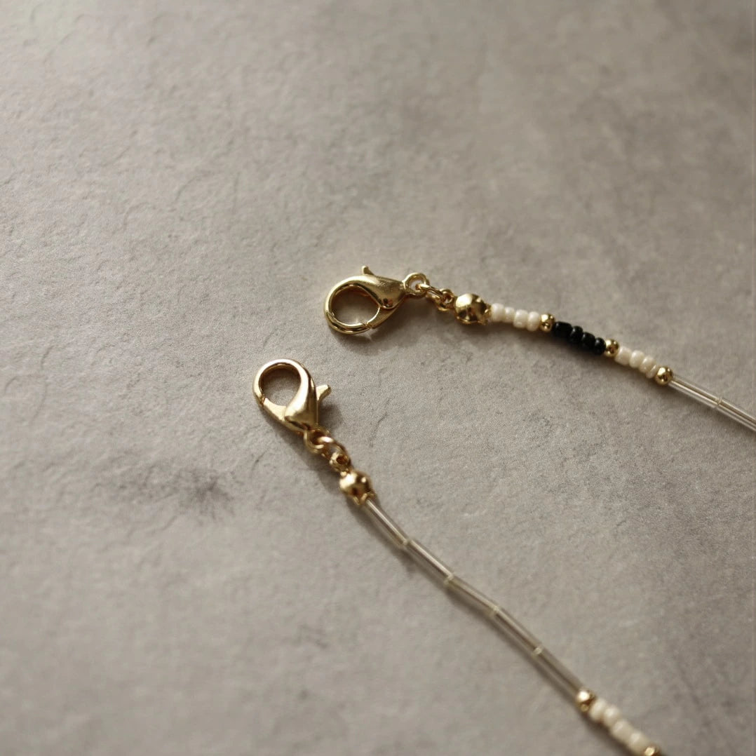 N047 bees mask chain