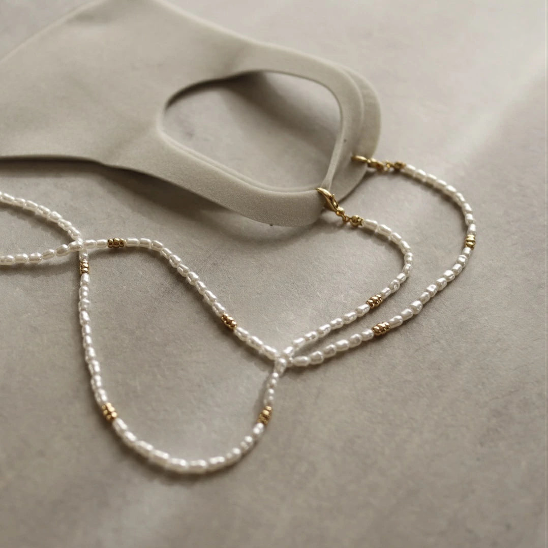 N074 pearl bees mask chain