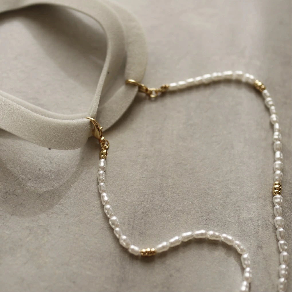 N074 pearl bees mask chain