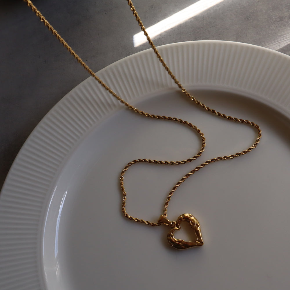 N010 stainless heart long necklace