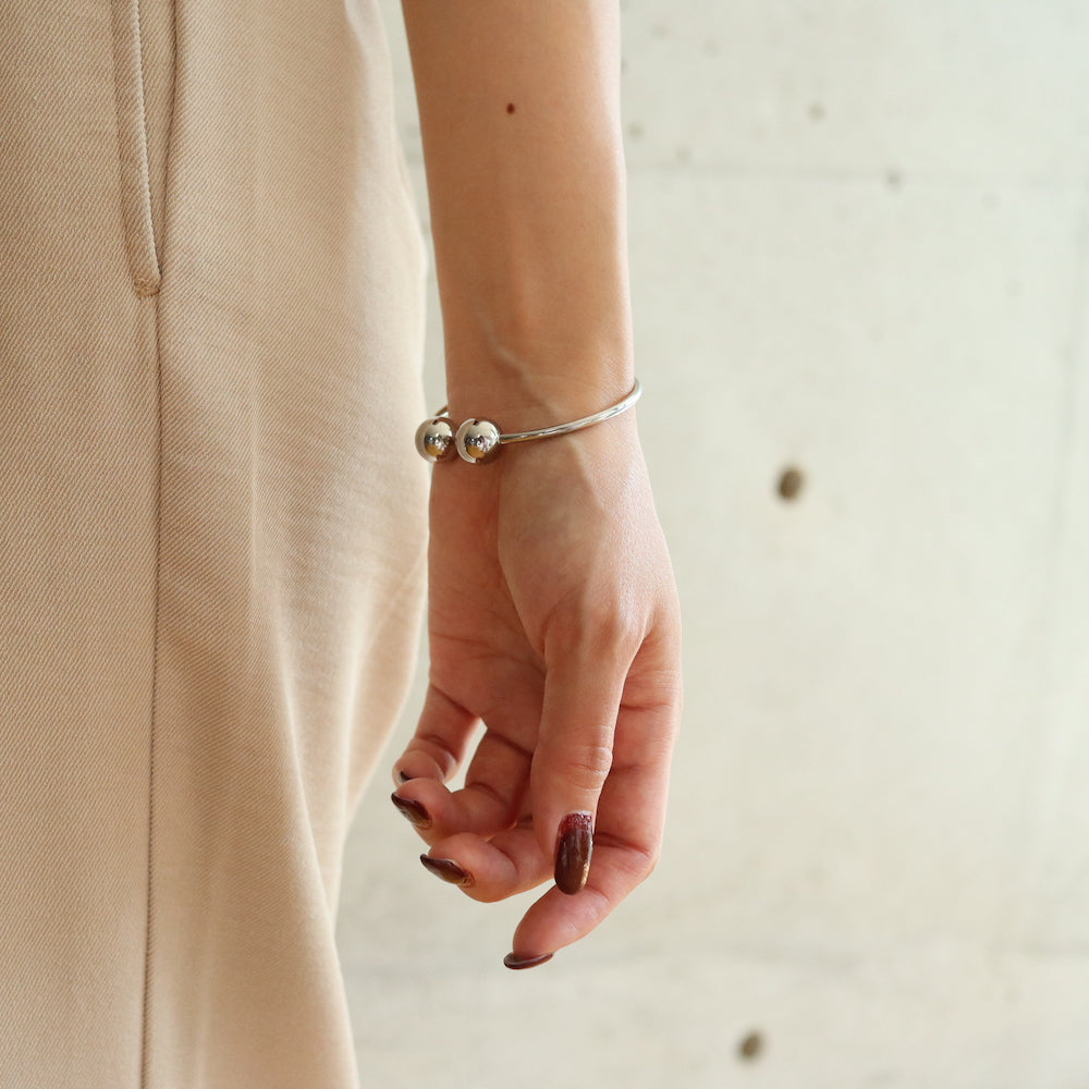 N154 stainless ball bangle