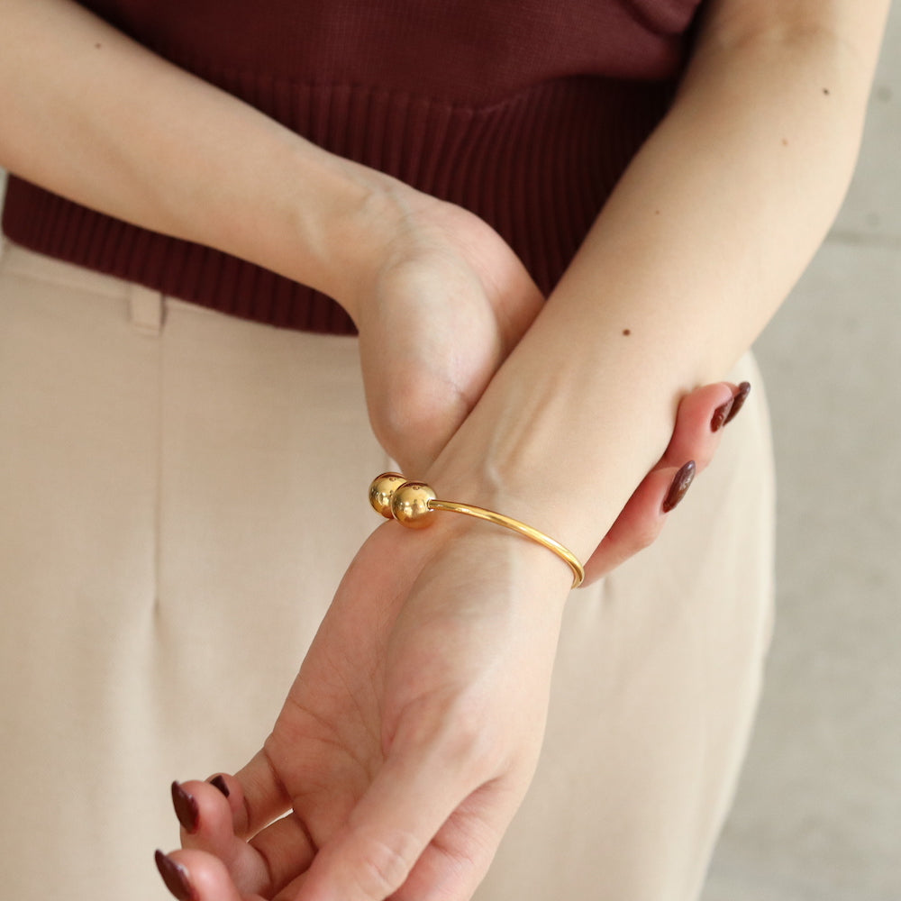 N154 stainless ball bangle