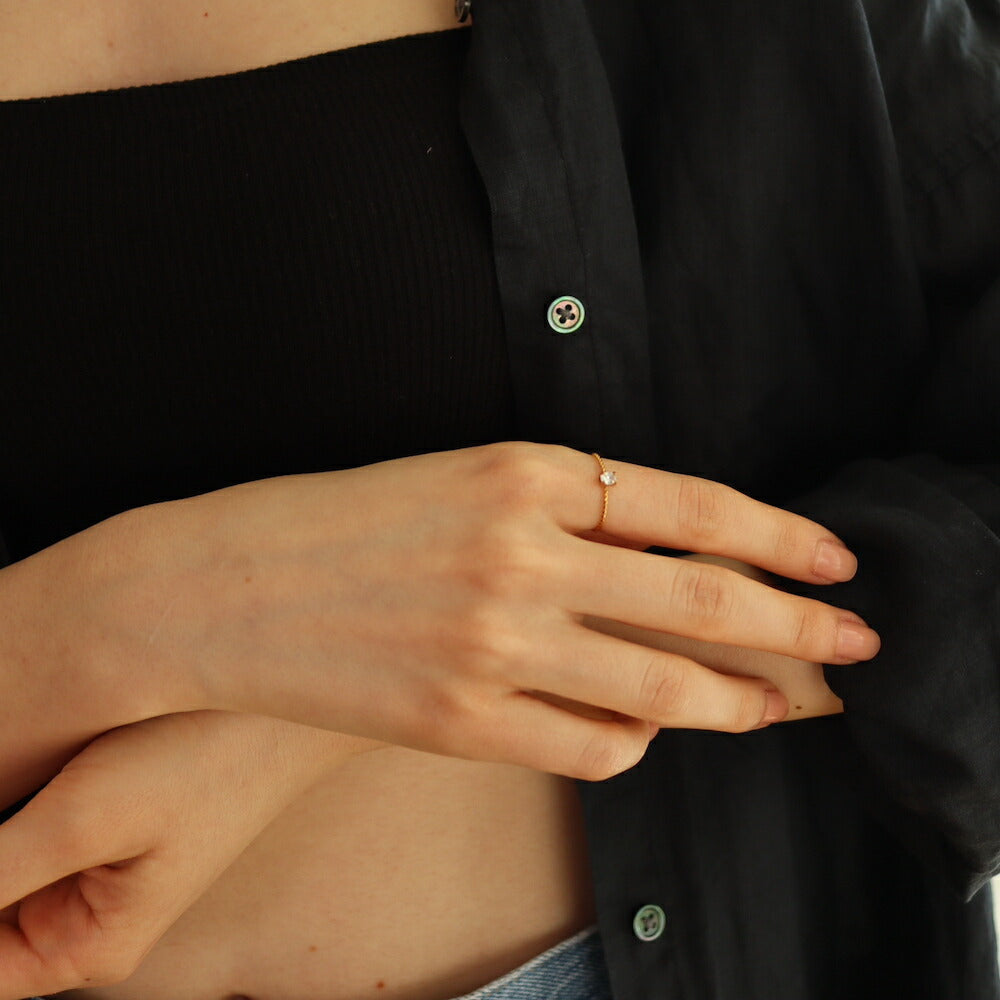R010 stainless twist delicate ring