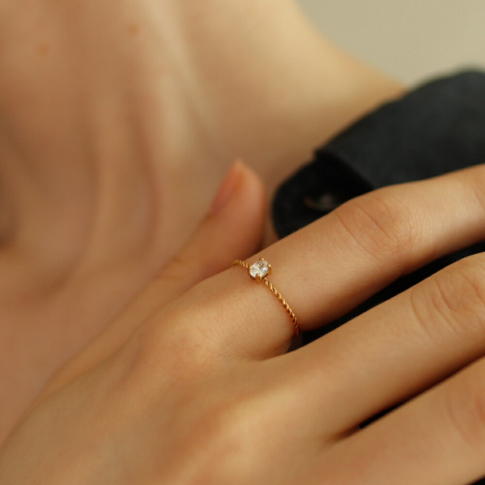 R010 stainless twist delicate ring