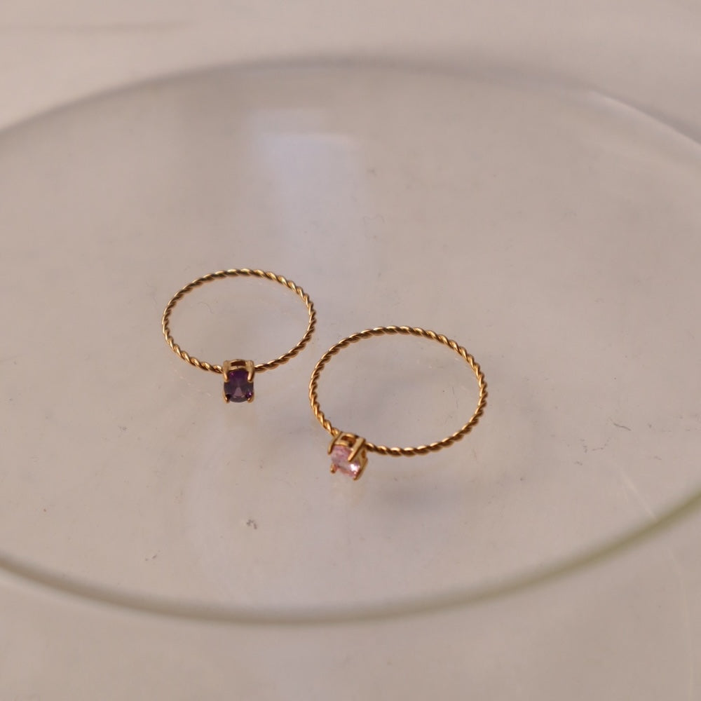 R010 stainless twist delicate ring