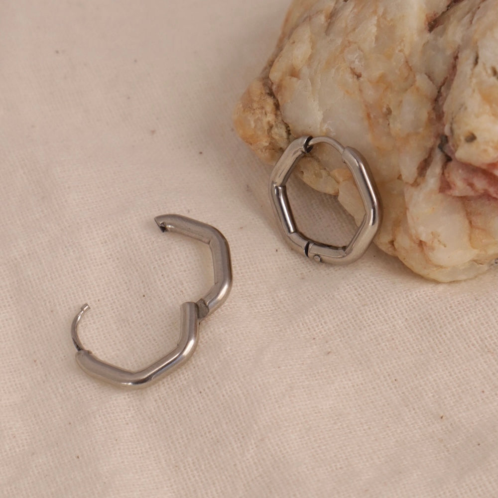 P210 stainless hexagon minimum hoop pierce