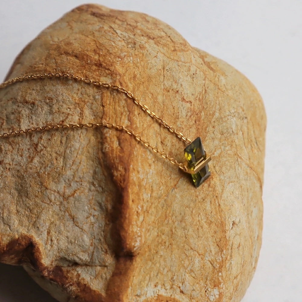 N229 stainless green zirconia pendant necklace