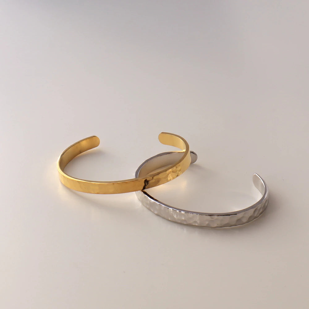 N230 stainless hammered eyes bangle