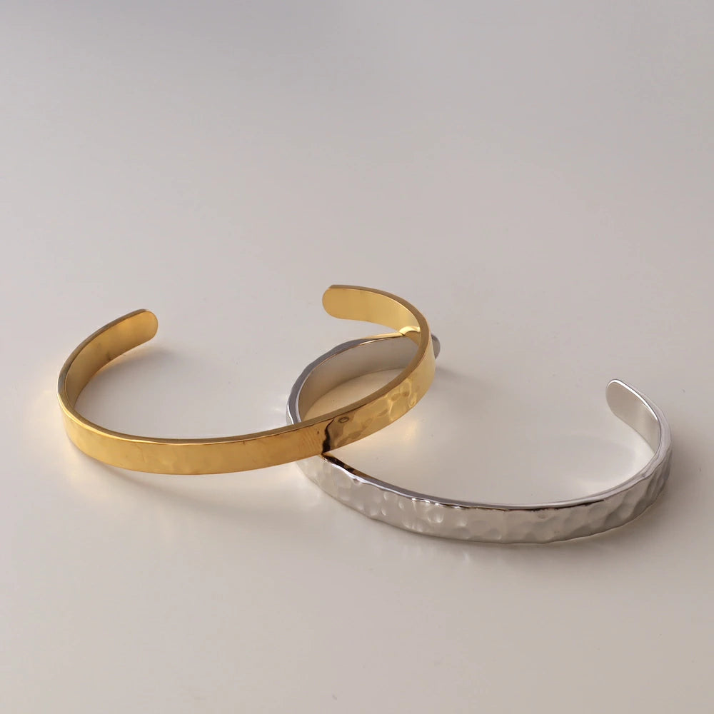 N230 stainless hammered eyes bangle