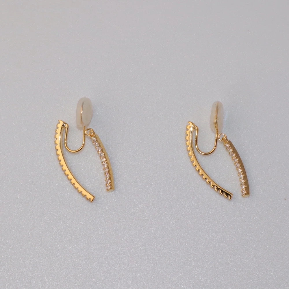 P095 zirconia line earring