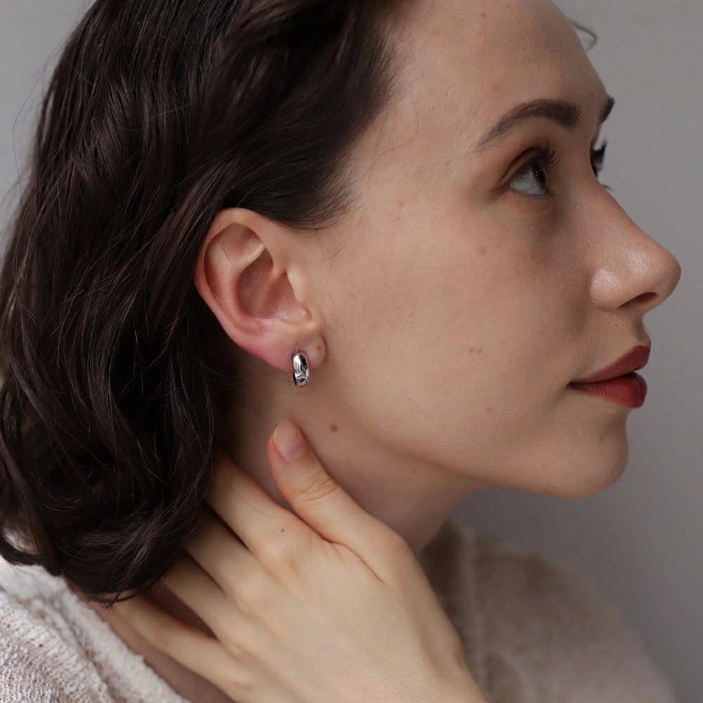 P131 simple hoop earring