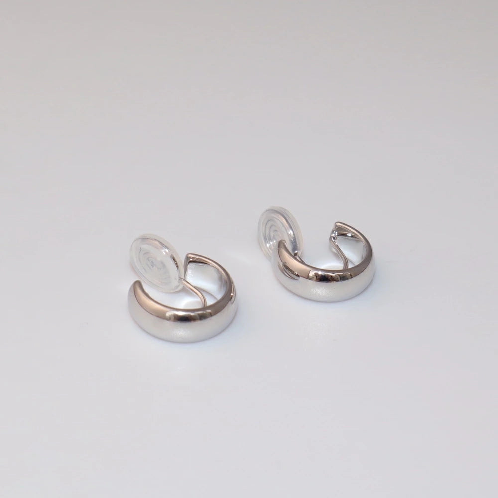 P131 simple hoop earring