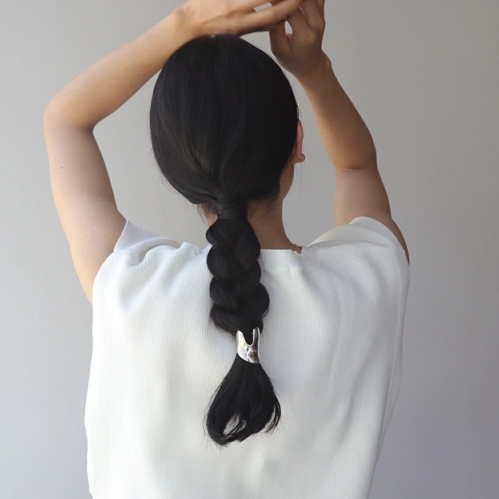 H008 oversized metallic pony hook