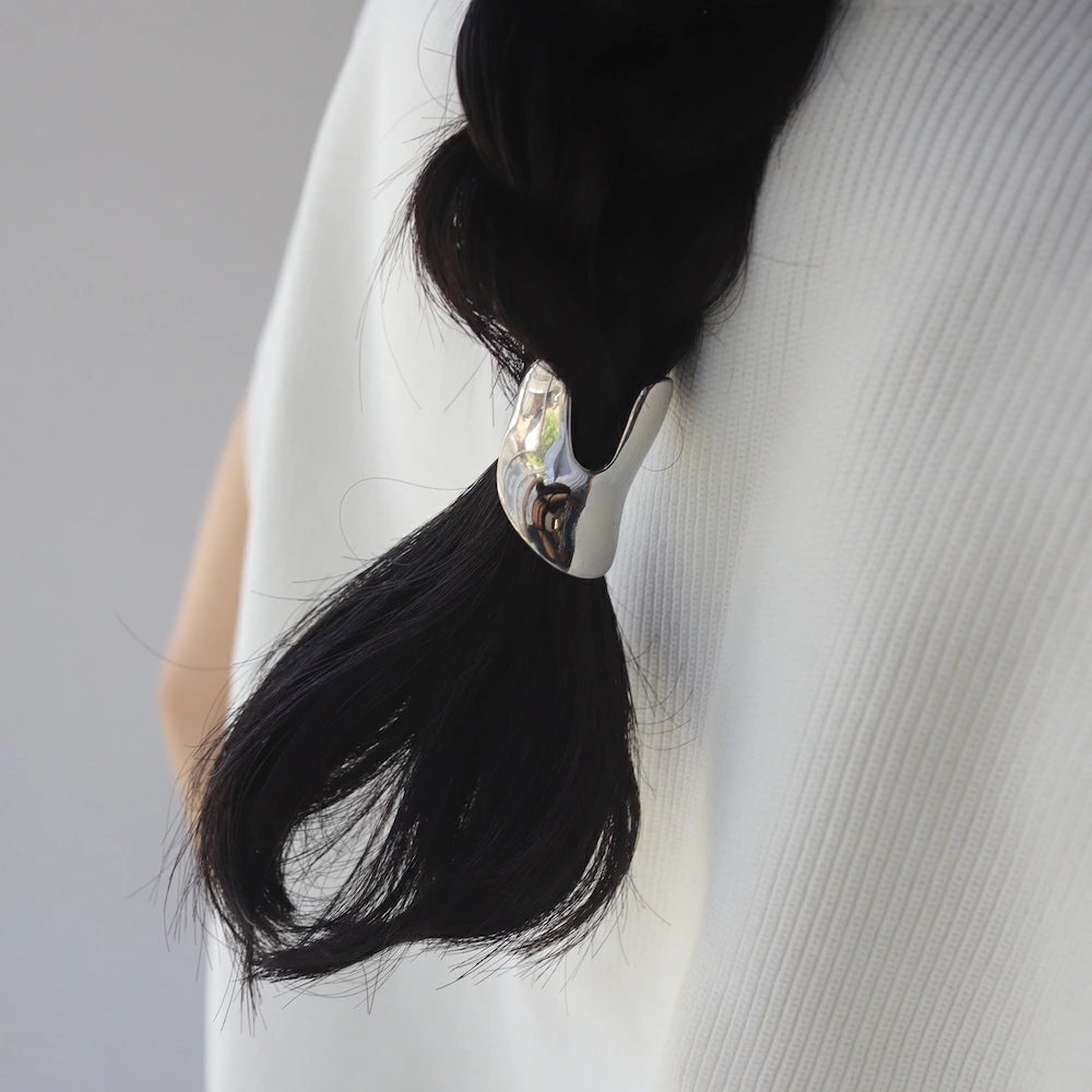 H008 oversized metallic pony hook