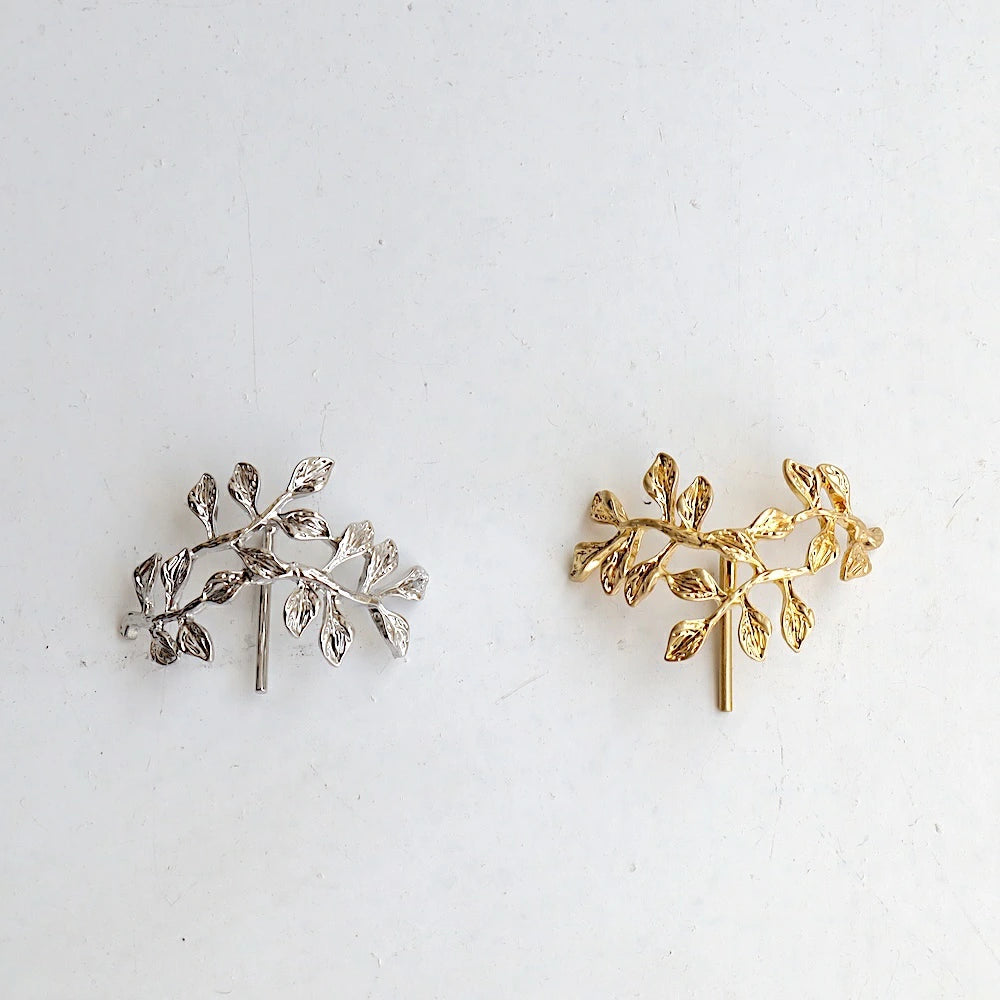 H016 leaf motif pony hook
