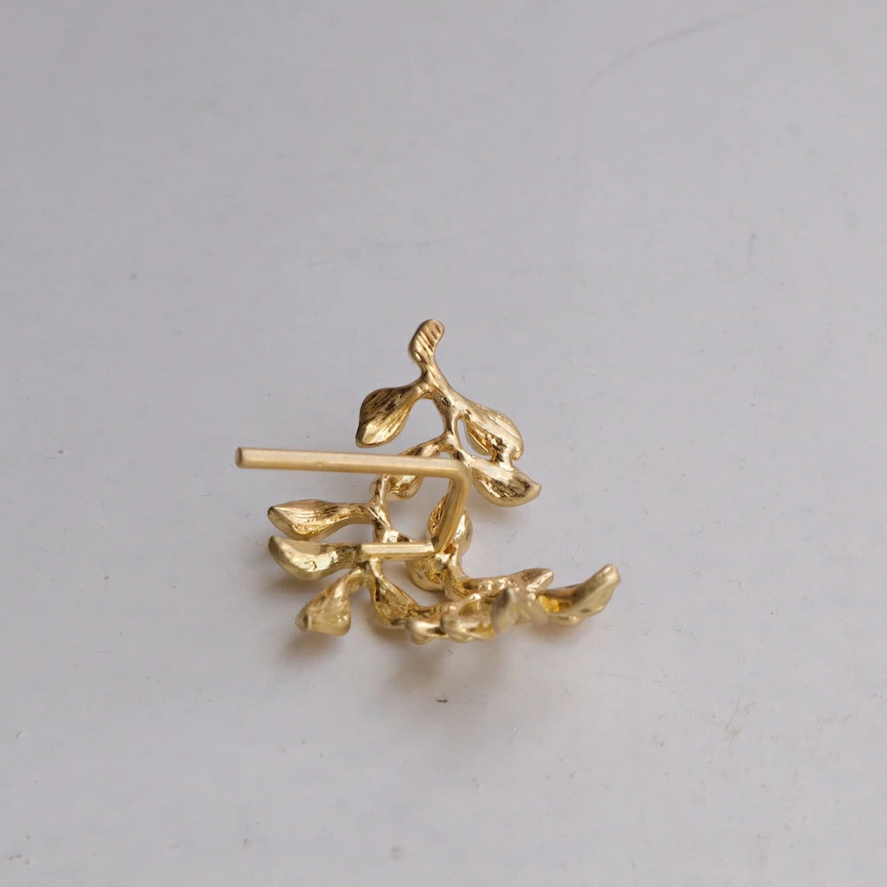 H016 leaf motif pony hook