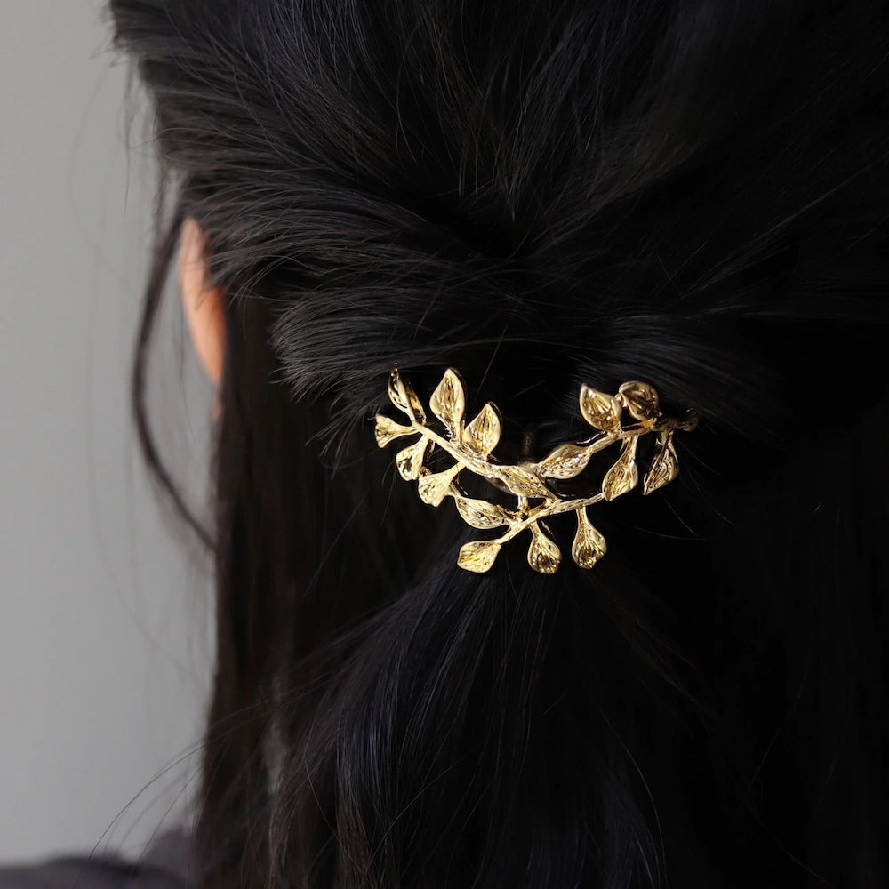 H016 leaf motif pony hook