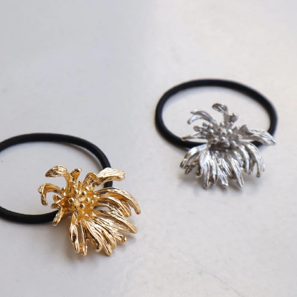 H017 simple flower motif hair tie