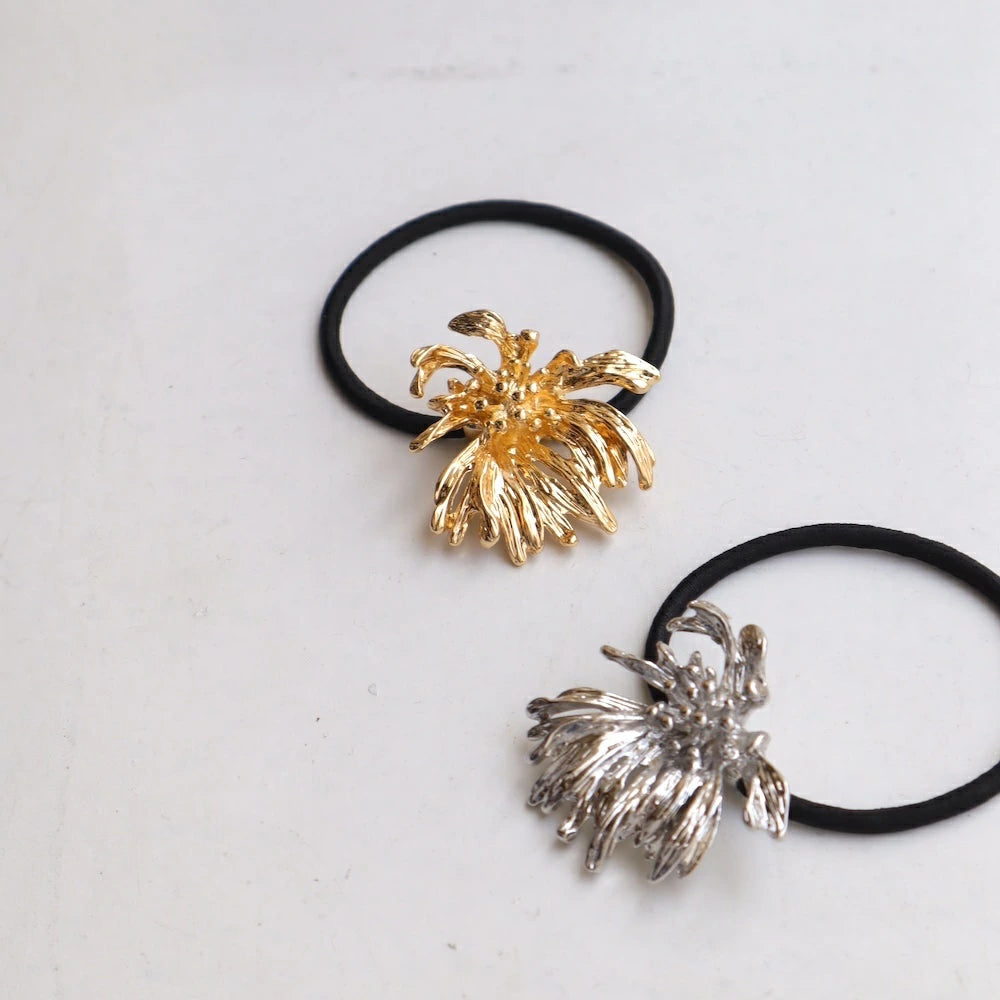 H017 simple flower motif hair tie