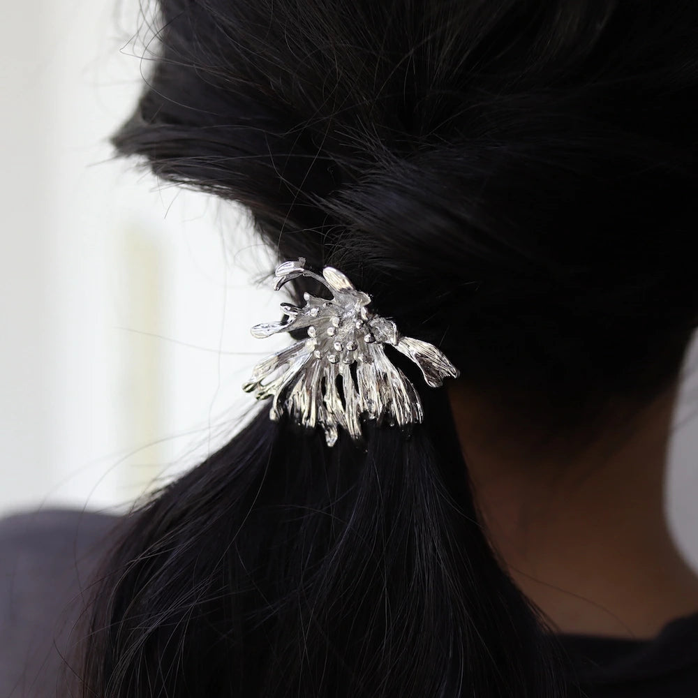 H017 simple flower motif hair tie