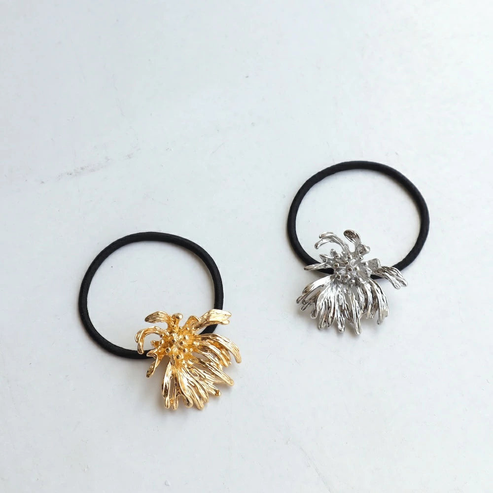 H017 simple flower motif hair tie