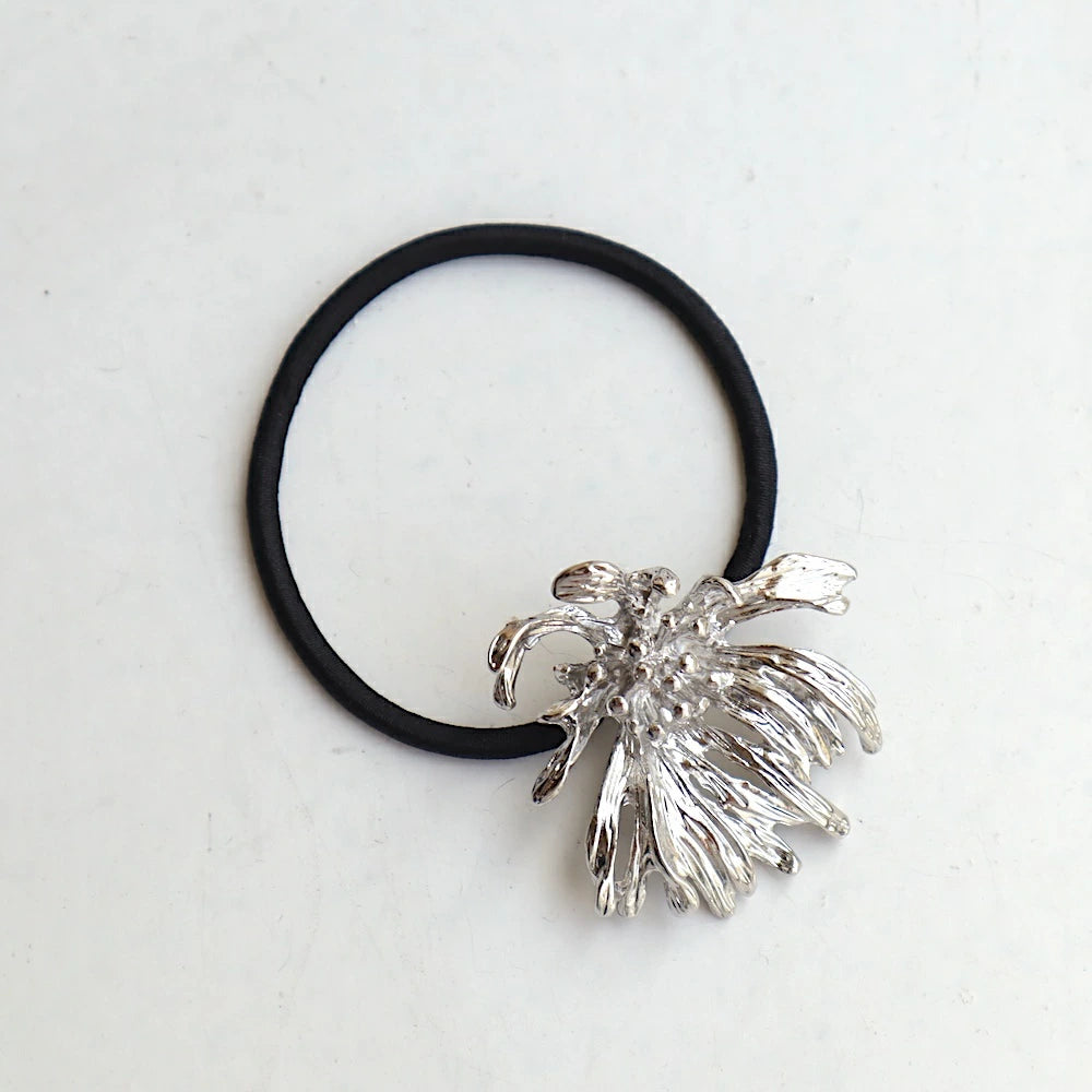 H017 simple flower motif hair tie