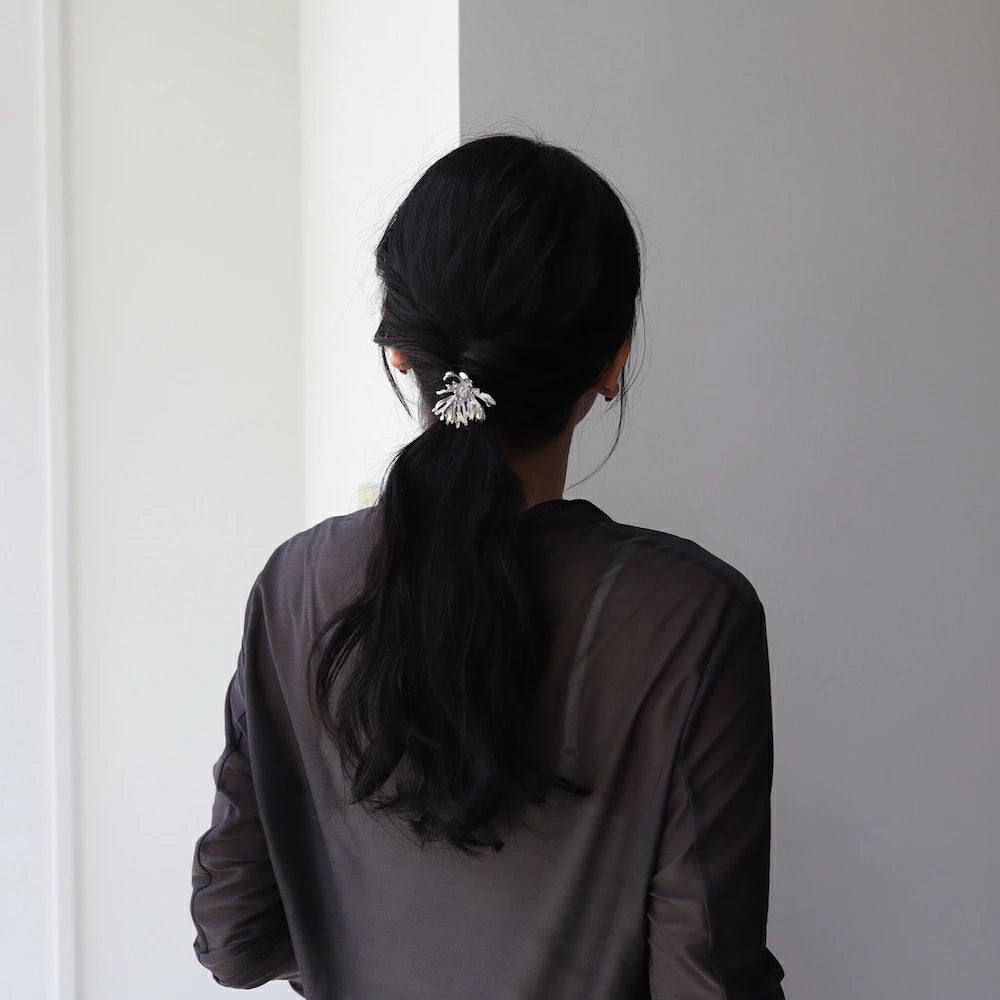 H017 simple flower motif hair tie